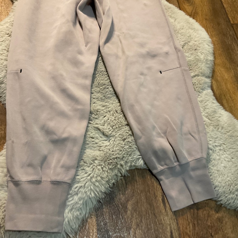Nike Jogger Size XS Womens Fleece CW4292 Tan Cotton Blend Athleisure Cozy - Picture 9 of 9